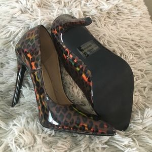 Hologram heels,size 7,leopard print
